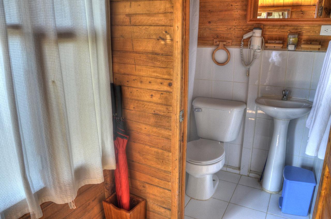 Floreana Lava Lodge Puerto Velasco Ibarra Rom bilde